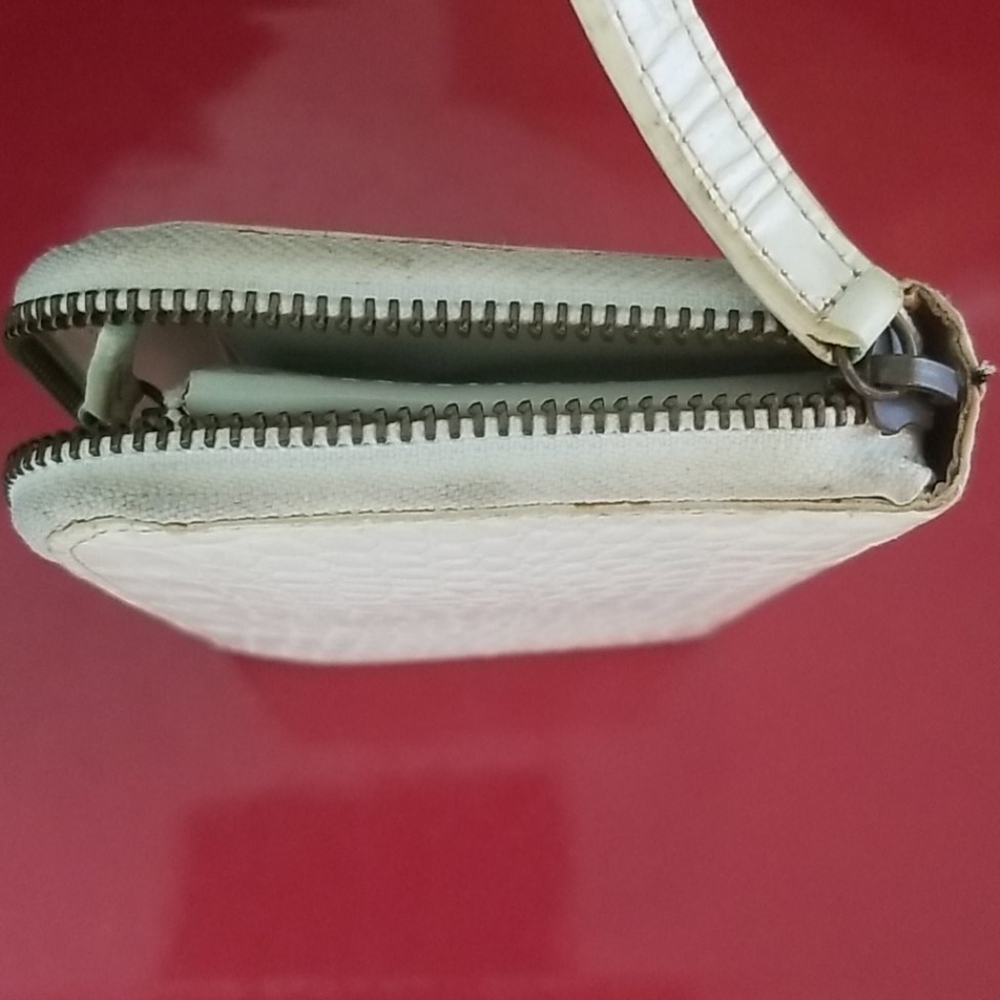 Marc Jacobs White Leather Zipper Wallet - Picture 11 of 12